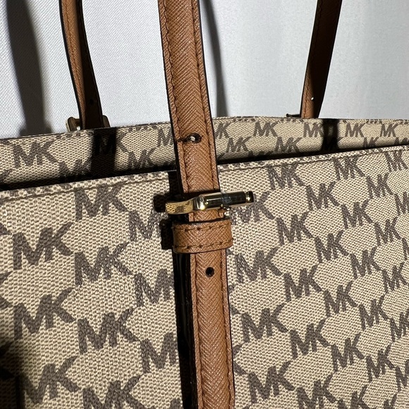 Micheal Kors Tote Tan 14 1/2 x 5 x 11 - Picture 9 of 15